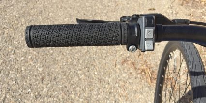 2016 Raleigh Misceo Ie Flat Rubber Grips