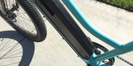 Juiced Bikes Ocean Current Removable Downtube Battery Step Thru