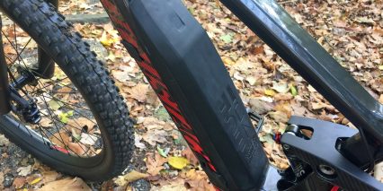 Moustache Samedi 27 Trail 8 Downtube Mounted Battery Cover On