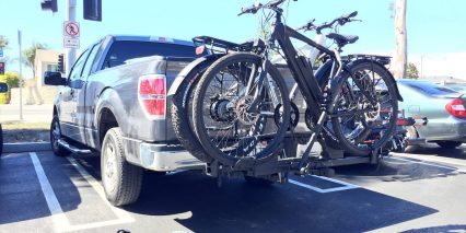 Juiced Ripcurrent S Thule Hitch Bike Rack