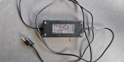 Aurora Hub Drive Battery Charger