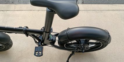 Qualisports Beluga Folding Plastic Pedals Rear Kickstand Comfort Saddle