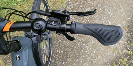 Cube Kathmandu Hybrid Pro 625 Shimano Deore Trigger Shifters And Bell