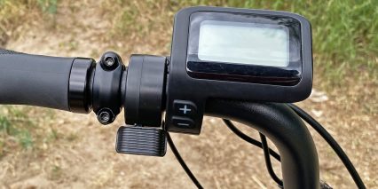 Juiced Bikes Ripcurrent S Greyscale Display Thumb Throttle