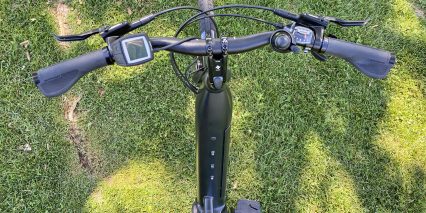 Trek Verve Plus 3 Cockpit View Swept Back Handlebars