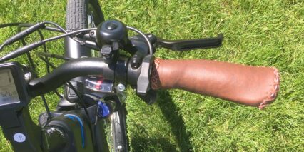 Magnum Voyager Right Grip Flick Bell Altus Trigger Shifters