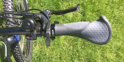 Magnum Summit Right Grip Trigger Throttle Flick Bell