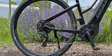 2022 Giant Roam E Plus 9 Speed Drivetrain Microshift Advent Or Shimano Alivio Derailleur